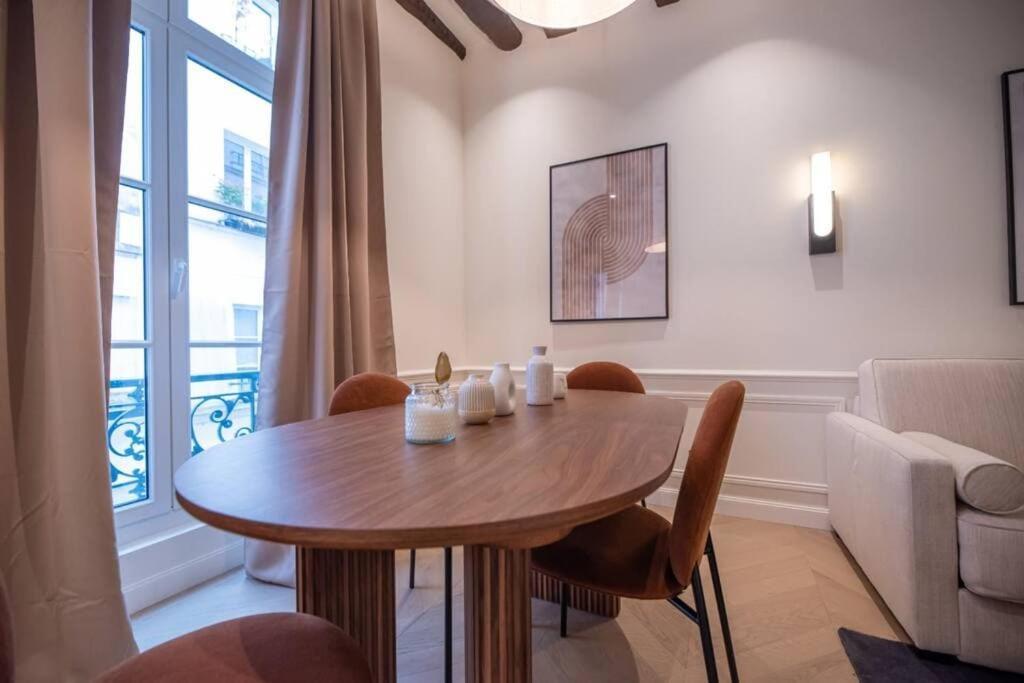 Luxury One Bedroom Flat Near Le Louvre I * Parijs